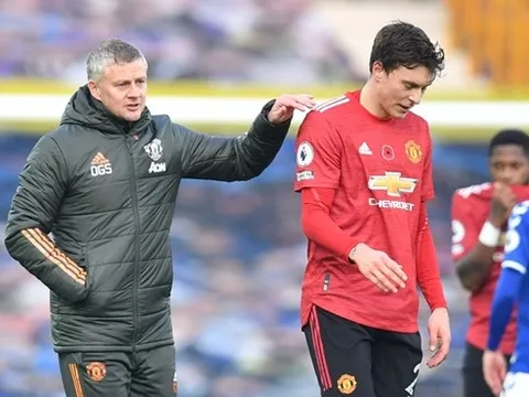 Paul Merson cảnh báo Man Utd trước giờ đấu với Leeds