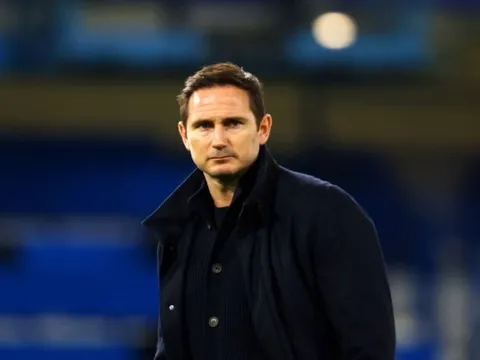 Lampard lý giải sự vắng mặt của 2 ngôi sao hàng thủ