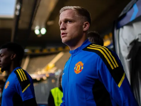 Donny van de Beek có động thái bất ngờ, hứa hẹn có biến ngay mùa Đông