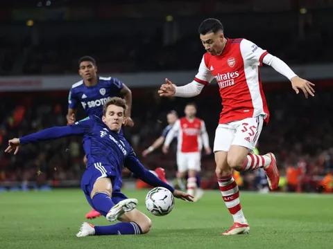 Sao trẻ Arsenal được so sánh với huyền thoại Ronaldo