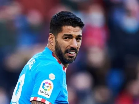 "Suarez đang cách Ronaldo cả triệu năm ánh sáng"