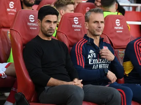 Thất bại với M.U, Ajax quay sang 'cướp' người của Arsenal