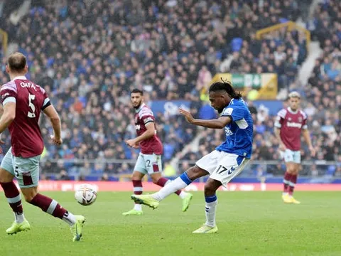 "Arsenal nói họ đã nhận được 1 lời đề nghị trị giá cao dành cho tôi"