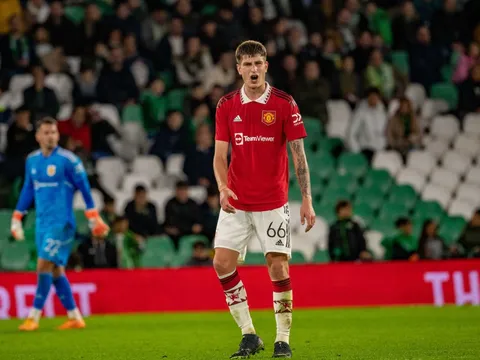 Ten Hag sắp "debut" cầu thủ mới toanh cho đội một Man Utd?