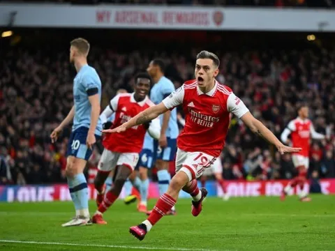 Hislop: Arteta nên dùng Trossard đấu Man City, loại 1 'họng pháo'