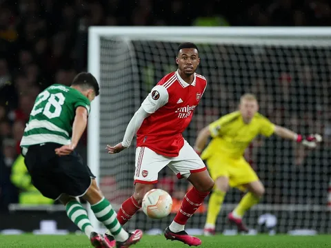 Cầu thủ Spurs ăn mừng siêu phẩm khiến Arsenal trả giá ở Europa League