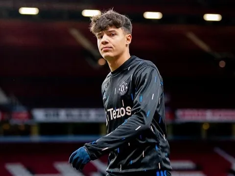 M.U đàm phán bán đứt 'báu vật cánh phải'