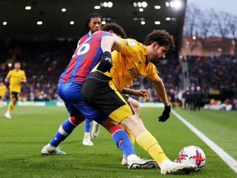 1 kiến tạo, 9 lần thu hồi bóng, mục tiêu của Arsenal lại gây choáng