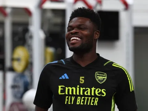 Arsenal có quyết định dành cho Thomas Partey