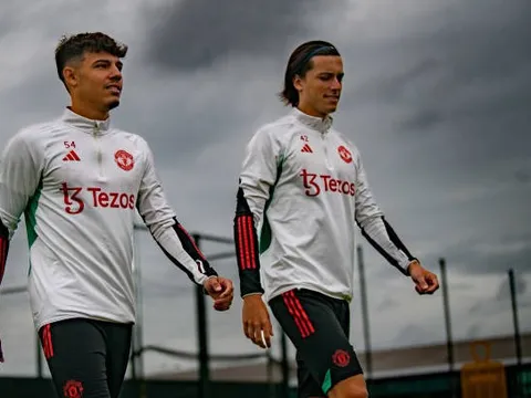 M.U ra quân, cờ đến tay "đôi cánh Tây Ban Nha"