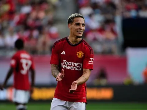 Antony phản ứng cực gắt khi bị tố hành hung bạn gái cũ