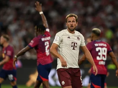 Biến De Ligt thành trò cười, 'người cũ' Barca khiến Kane lu mờ hoàn toàn