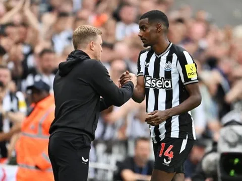 Eddie Howe "báo tin vui" cho Arsenal vụ Alexander Isak