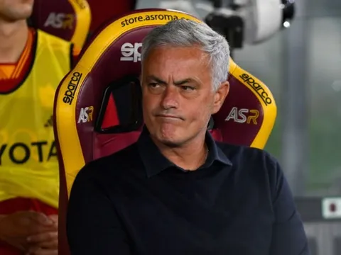 Mourinho: 'Nếu làm vậy, tôi sẽ bị cấm chỉ đạo 10 trận'