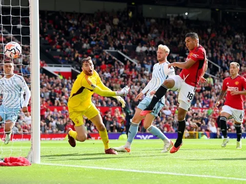 'Pha dàn xếp thông minh của Man Utd'