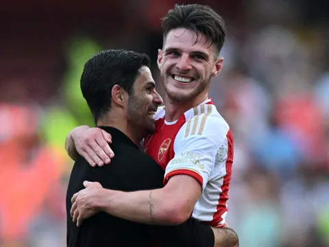 Hành động kỳ quặc của Arteta ngày đầu Rice đến Arsenal