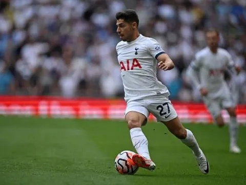 Sao Tottenham tiếp tục lên bàn mổ