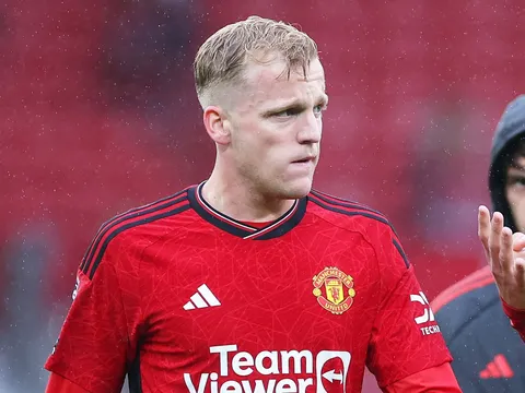 Dấu chấm hết cho Donny van de Beek