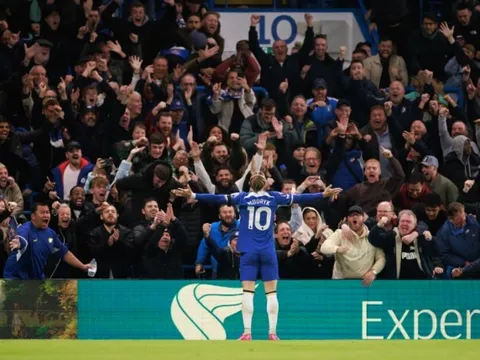 "Mudryk nên xấu hổ khi ăn mừng bàn thắng vào lưới Arsenal"