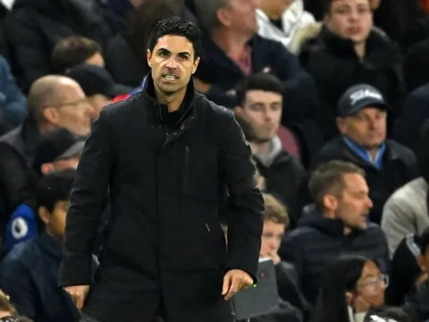 Arteta điều chỉnh hành vi ngoài đường biên