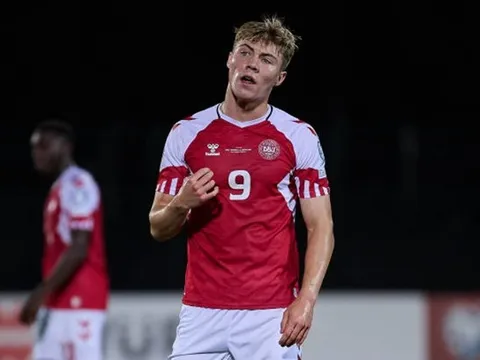 Đang dưỡng thương ở M.U, Rasmus Hojlund bất ngờ bị "réo tên"