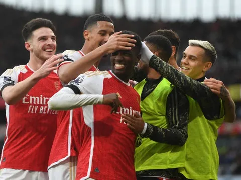 Nketiah bùng nổ khiến kế hoạch của Arsenal phá sản