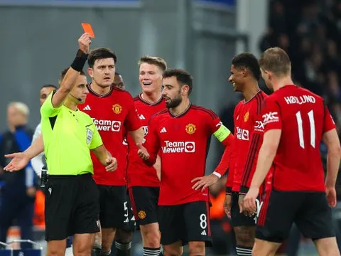 "Thật thảm hại đối với một đội bóng chuyên nghiệp"