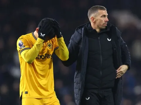 2 cú hích cùng lúc đến với Arsenal