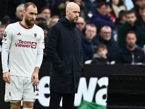Ngó lơ Christian Eriksen, Erik ten Hag bị đồng nghiệp "nhắc nhở"