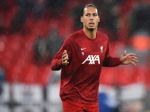 Vì sao Van Dijk nghỉ trận Arsenal 0-2 Liverpool