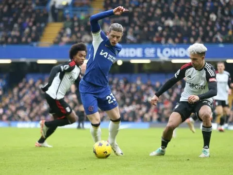 Chelsea “tiến thoái lưỡng nan” vì Conor Gallagher