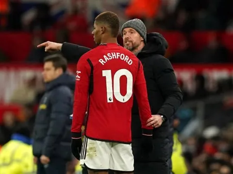 Bruno Fernandes và Marcus Rashford làm khó Erik ten Hag