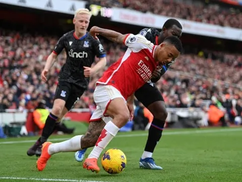 Cựu sao Arsenal "choáng váng" vì Gabriel Jesus