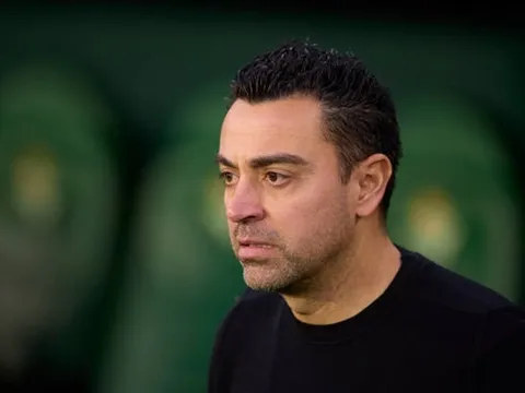 Real Madrid thắng nghẹt thở, Xavi chế giễu trọng tài