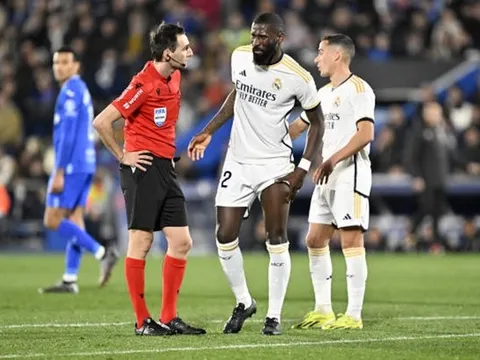 Real Madrid lo sốt vó vì trụ cột rời sân sớm