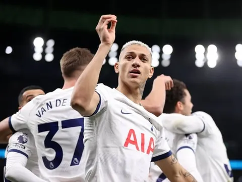 Ghi 3 bàn trong 8 phút, Tottenham Hotspur ngược dòng đánh bại Brentford