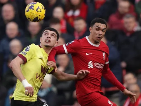 Jurgen Klopp báo tin dữ cho cổ động viên Liverpool