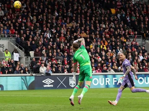 Cú dứt điểm của Darwin Nunez gây ngạc nhiên