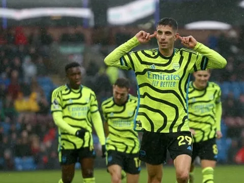 "Với cái giá Arsenal bỏ ra, cậu ấy phải ghi 15 bàn mùa này"