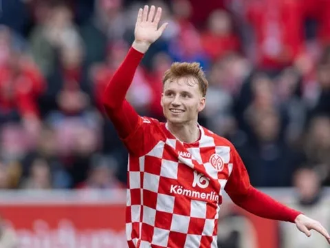 “Người thừa” úp mở tương lai tại Liverpool