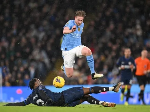 Chơi ấn tượng trước Man City, sao Chelsea được ví với John Terry