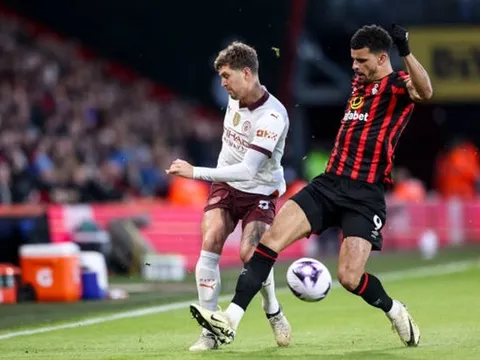 Ian Wright hết lời khen ngợi sao Manchester City