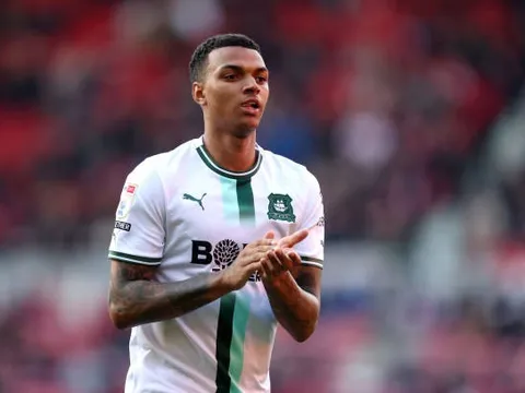 5 ngôi sao Championship đang làm "điên đảo" các CLB Premier League