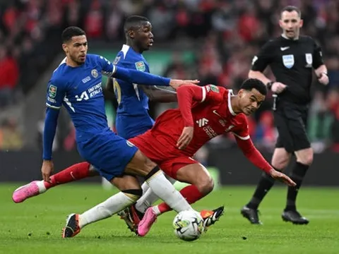Liverpool vô địch Carabao Cup, Jamie Carragher vẫn không hài lòng 1 cầu thủ