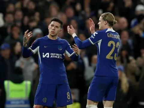 Conor Gallagher sắm vai người hùng, Chelsea nhọc nhằn "vượt ải" Leeds United