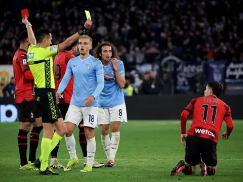 Lazio phẫn nộ với 2 quyết định có lợi của trọng tài cho Milan