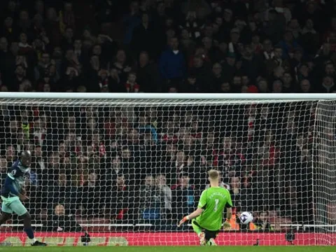 "Đó là lý do tại sao David Raya thi đấu hàng tuần"