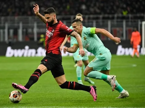 Hơn người từ sớm, AC Milan “vùi dập” Slavia Praha tại San Siro