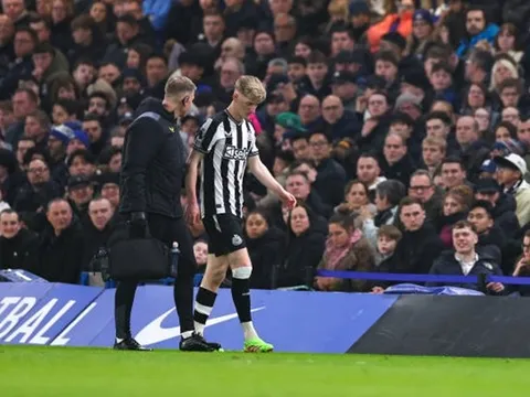 Thua Chelsea, Newcastle nhận thêm tin dữ từ sao trẻ