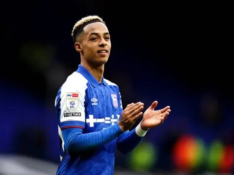 Chelsea đã có sẵn người thay thế Raheem Sterling